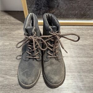 Kodiak Women’s Green/Gray Leather Boots